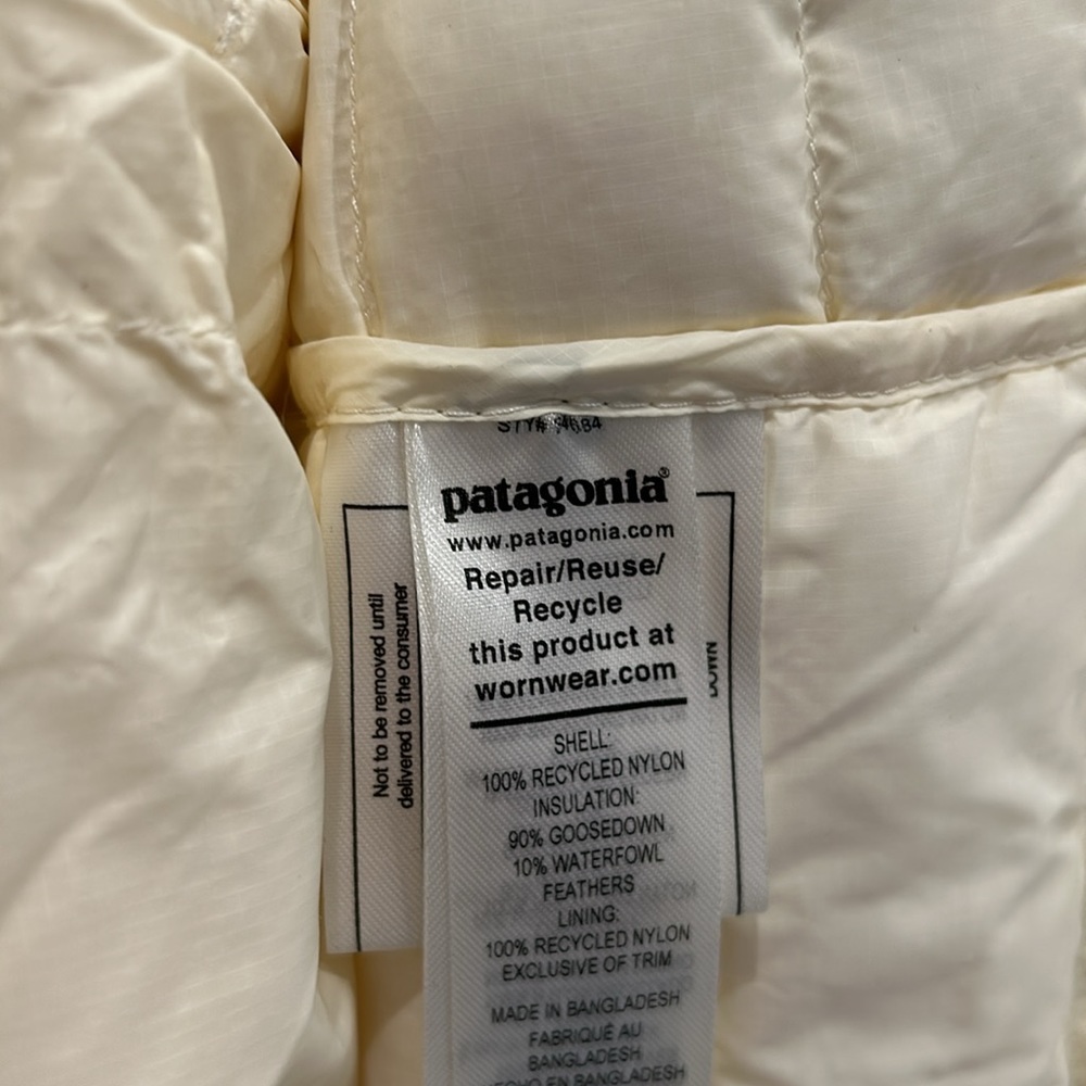 PATAGONIA | Women's Down Jacket - Picture 7 of 9